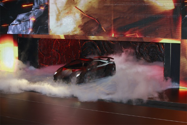 To view more live shots of the Lamborghini Sesto Elemento Concept