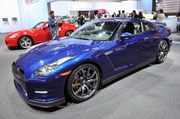 01-2013-nissan-gt-r-la