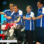Yamaha unveils 2013 Vixion or the cut price R15 at Jakarta – images, specs and all the details Yamaha Vixion 1 150x150 Yamaha unveils 2013 Vixion or the cut price R15 at Jakarta – images, specs and all the details