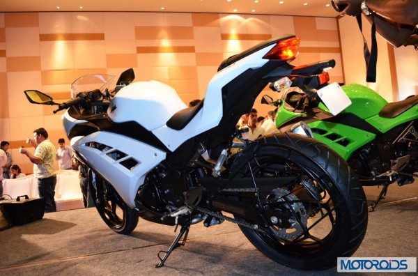 Kawasaki Ninja 300 India 28 600x396 Kawasaki Ninja 300 India launch: Image gallery and specs