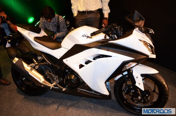 Kawasaki Ninja 300 India 32 600x396 Kawasaki Ninja 300 India launch: Image gallery and specs