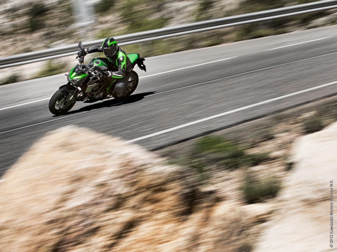 Kawasaki Z800 launched in India at INR 7.9 lacs Motoroids