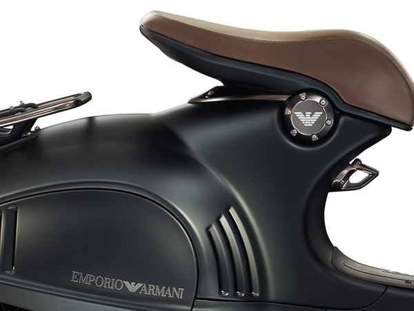 ANYTHING ON WHEELS: Empty your wallets and your bank accounts, the Vespa  946 Emporio Armani is now in India!