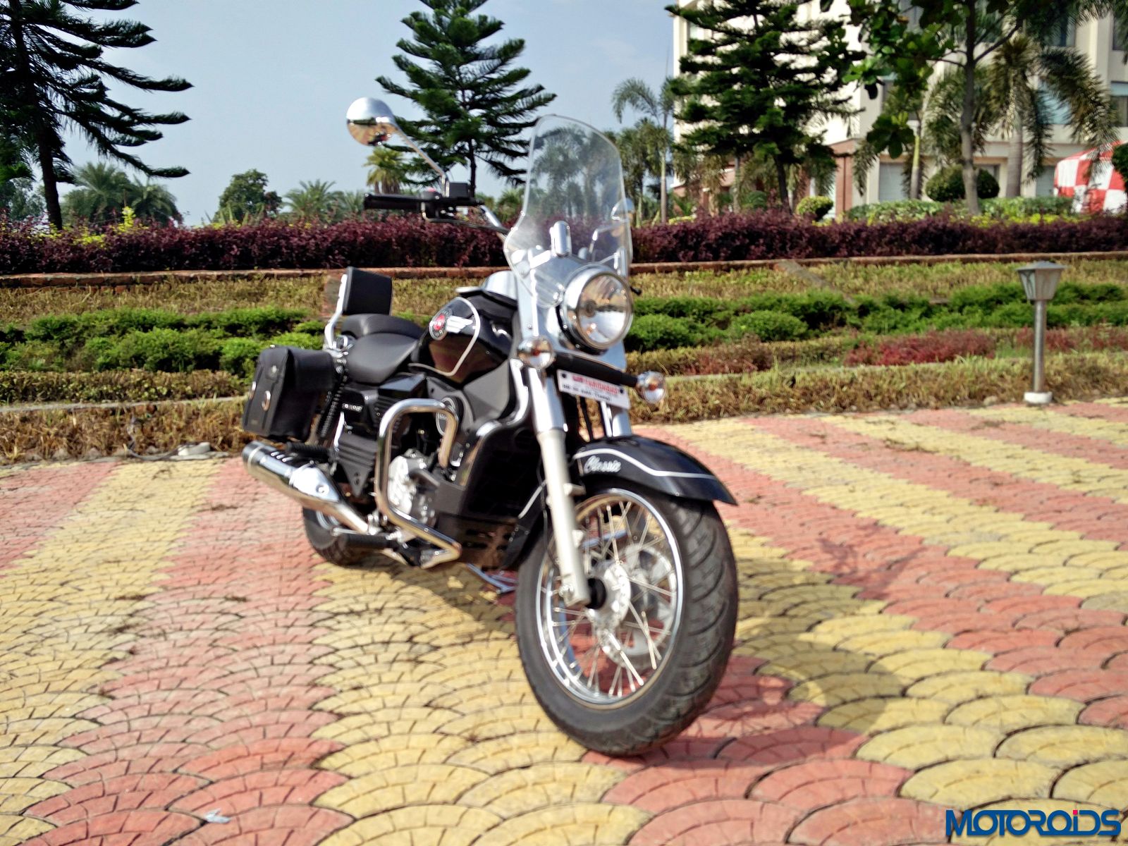 UM Motorcycles Renegade 2017 Classic - Price in India, Mileage